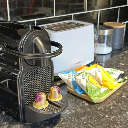 Free Parking - Near Coop Live, Etihad - Comfy 3-bed House In * Mánchester