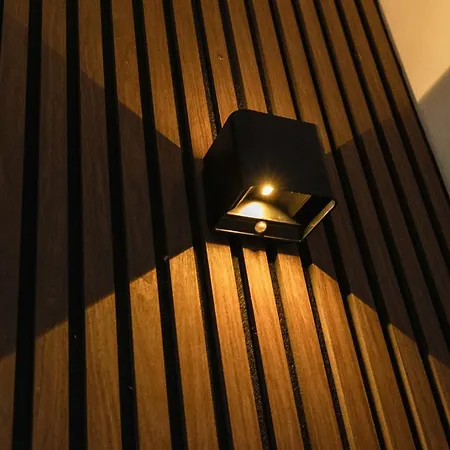House In Mvs Snug Urban Hideaway *