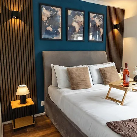 House In Mvs Snug Urban Hideaway