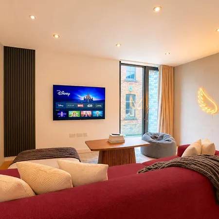 Сasa de vacaciones Luxury Townhouse 4br I Roof Terrace I Free Parking *