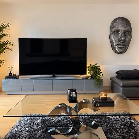Сasa de vacaciones Spacious 3 Bed Modern House, Sleeps 6, Free Secure Parking & Garden, Centre