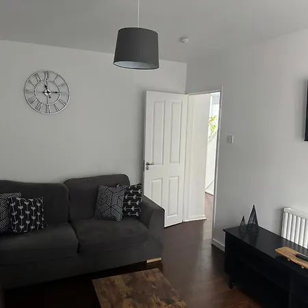 Apartamento Spacious 3 Bed Airport Free Parking *