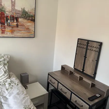 Spacious 3 Bed Airport Free Parking Mánchester
