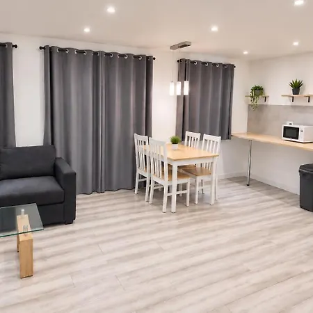 Cozy Modern 3 Bed, 2 Bedroom - Secure Parking - Close To Centre And Old Trafford * Mánchester