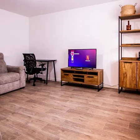 Charming 1br House In Eccles With Free Parking