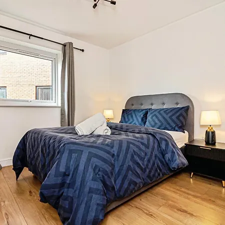 Centrally Located Modern 2 Bedroom Apartment, Minutes Walk To Ao Arena Apartamento Mánchester
