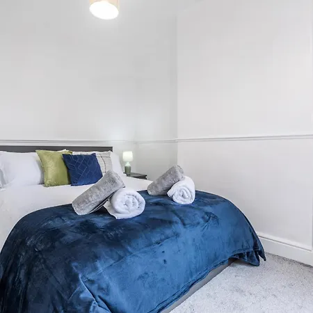 Modern 3bd House - Free Parking - Fast Wifi Apartamento *