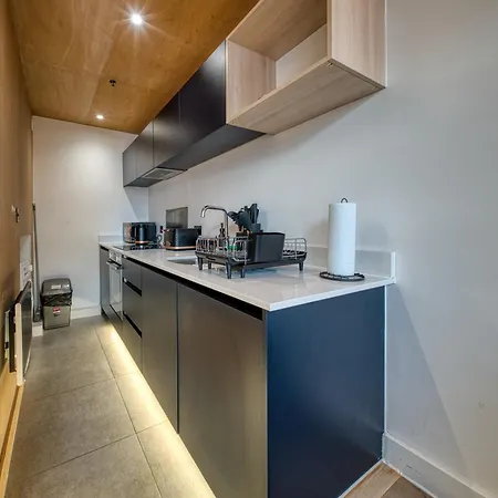 Apartamento 2-bed Balcony Close To Centre *