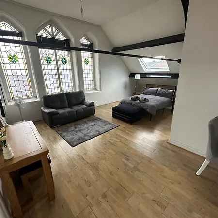 The Church - Spacious Stylish - Unique Building *
