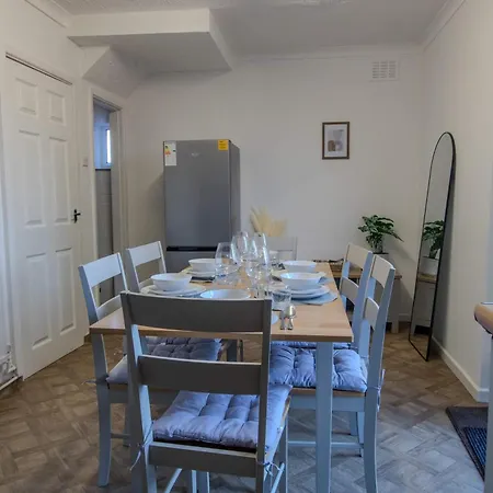 Stylish 3br In Swinton - Free Parking Сasa de vacaciones