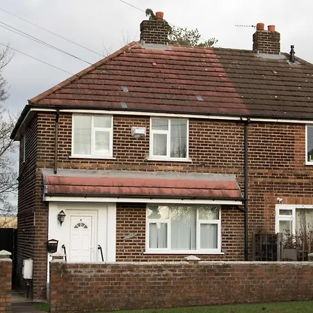 Stylish 3br In Swinton - Free Parking Сasa de vacaciones Mánchester