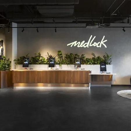 Radisson Blu Medlock Hotel, Hotel