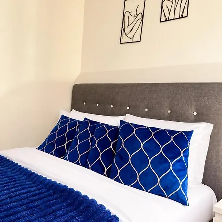 Lux High-rise Two Bed-balcony With Waterside View Apartment Manchester