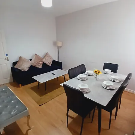 Сasa de vacaciones 4 Bedroom House In Gorton, - Wifi - Free Parking