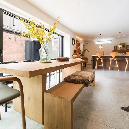 Luxury Barnhouse, Rooftop, 5 Ensuites, Сasa de vacaciones Mánchester