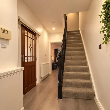 Modern House Near Centre 3 Bedroom * Mánchester