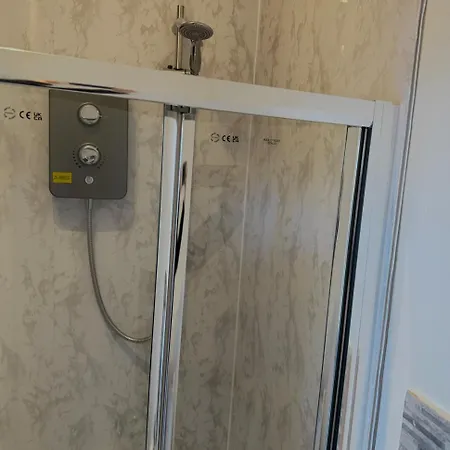 Holiday home Spacious 4 Bedroom With 3 Ensuites, Hosted By Eason Manchester