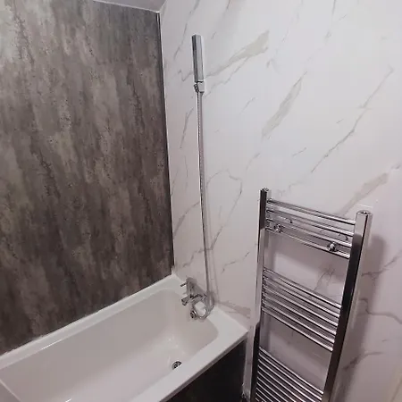 4 Bedroom House In Gorton, - Wifi - Free Parking Сasa de vacaciones Mánchester