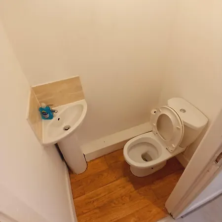 4 Bedroom House Near Centre With Free Parking And Wifi Сasa de vacaciones Mánchester