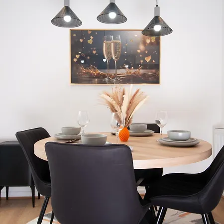 Сasa de vacaciones Modern 3 Bedroom Semi-detached With Driveway Parking