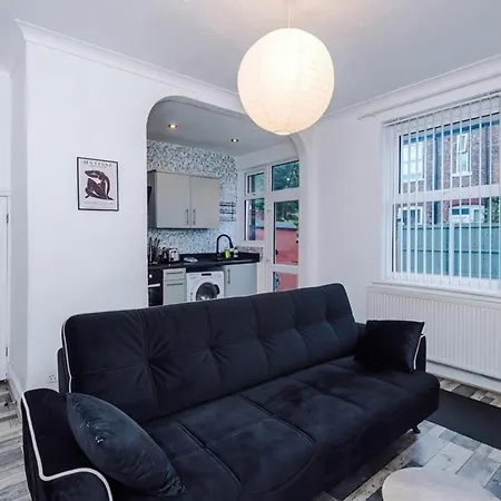 Stylish And Cozy 2bdr With Free Street Parking Сasa de vacaciones Mánchester