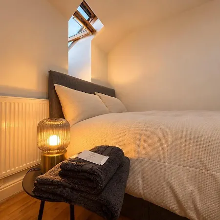 Сasa de vacaciones Modern House Near Centre 3 Bedroom