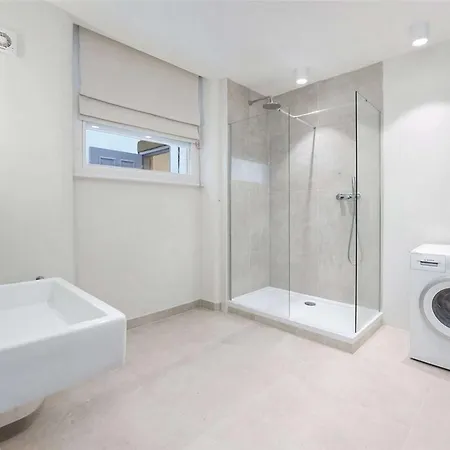 M3-2bq The Deansgate Retreat