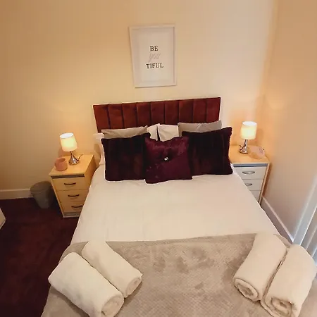 Сasa de vacaciones 4 Bedroom House Near Centre With Free Parking And Wifi Mánchester