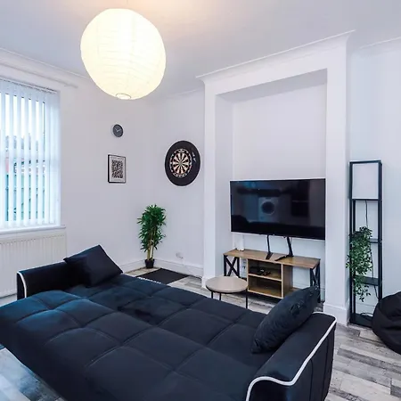 Stylish And Cozy 2bdr With Free Street Parking * Mánchester