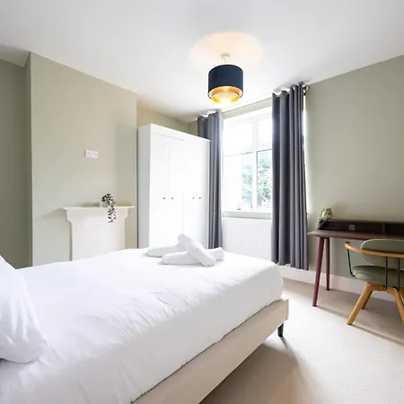 Сasa de vacaciones Luxury 3 Bed Altrincham Parking Metrolink