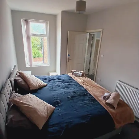 4 Bedroom House In Gorton, - Wifi - Free Parking Сasa de vacaciones Mánchester