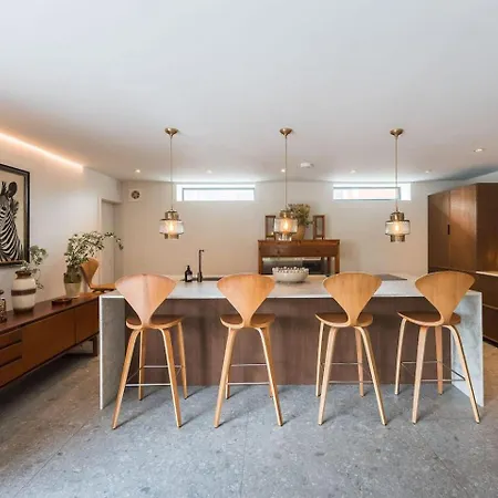 Сasa de vacaciones Luxury Barnhouse, Rooftop, 5 Ensuites, *