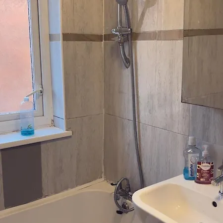 Comfortable Double Bedroom In Near Centre Pensión *