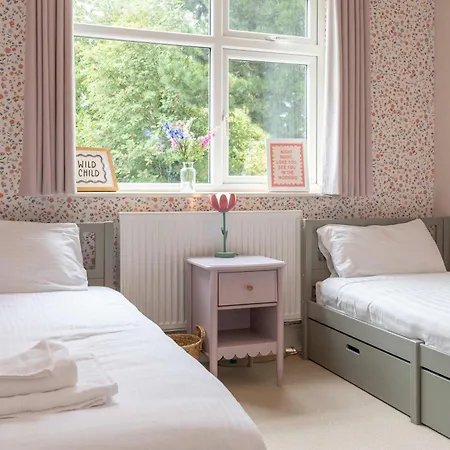 Luxury 3 Bed Altrincham Parking Metrolink Сasa de vacaciones *