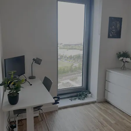 Spacious En-suite In High-rise Media Habitación en casa particular