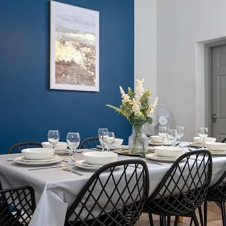 Сasa de vacaciones Modern 6br House With Free Parking Mánchester