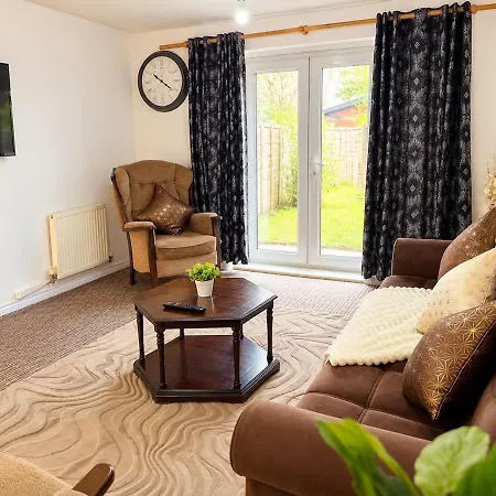 Spacious 6br Free Parking Сasa de vacaciones Mánchester