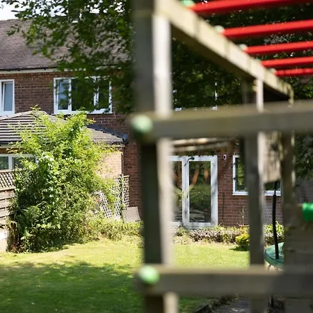 Stylish Family Friendly In The Heart Of Prestwich - Sleeps 4 Сasa de vacaciones Mánchester
