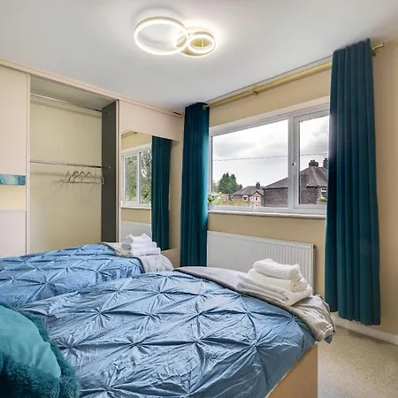 Stylish Family Friendly In The Heart Of Prestwich - Sleeps 4 * Mánchester
