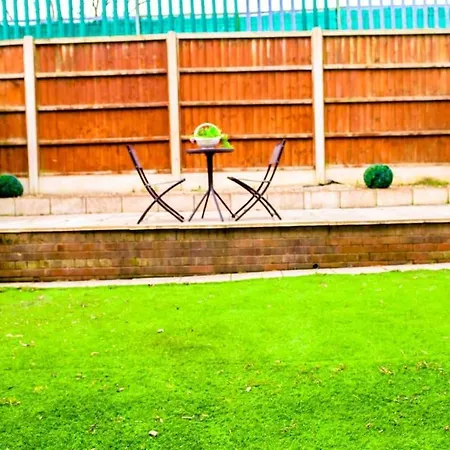 Stylish 4br For Groups & Event Uk Сasa de vacaciones