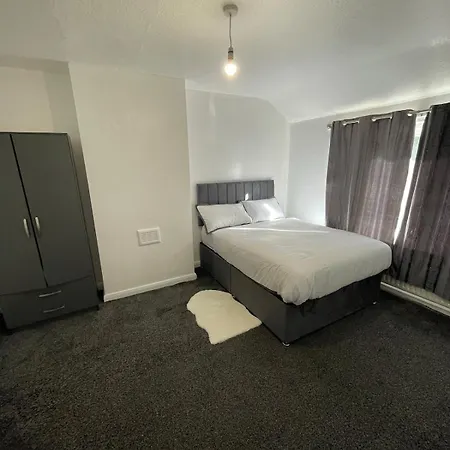 3-bedroom In Trafford With Free Parking Сasa de vacaciones