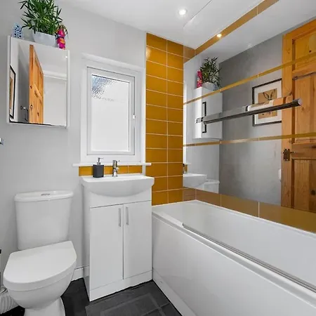 2-bed In Parking & Wi-fi Сasa de vacaciones Mánchester