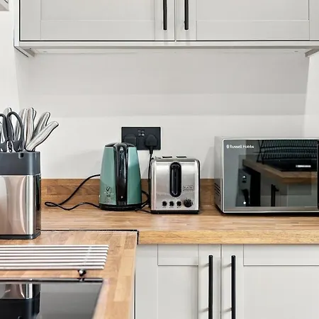Stylish 5-bed 3 King Beds 1 Double 1 Single Sleeps 9 * Mánchester