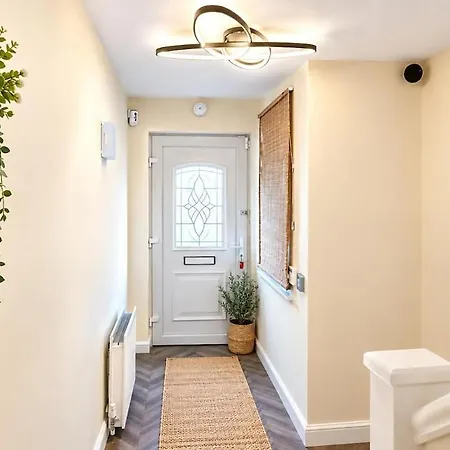 Stylish 4br For Groups & Event Uk Сasa de vacaciones *