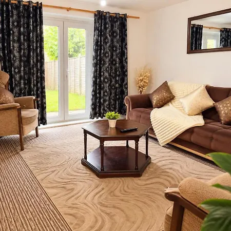 Сasa de vacaciones Spacious 6br Free Parking Mánchester