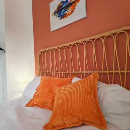 Peaceful & Stylish With Garden, Hosted By Eason Сasa de vacaciones Mánchester