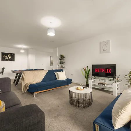 Apartamento Spacious 2br • Pool Table • Workspace • Balcony