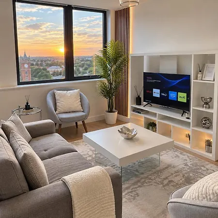 New! Floor - Old Trafford Views & Parking Apartment Manchester