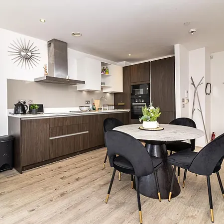 Spacious 2-bed Canal-side Sleeps 4 Apartamento Mánchester