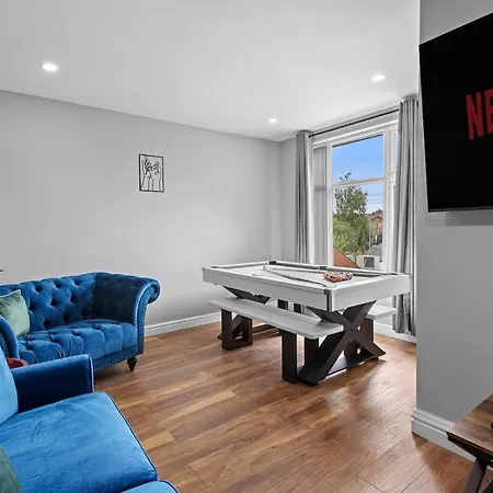 Modern 2-bed Flat With Free Parking - Near Uni & Hospital * Mánchester